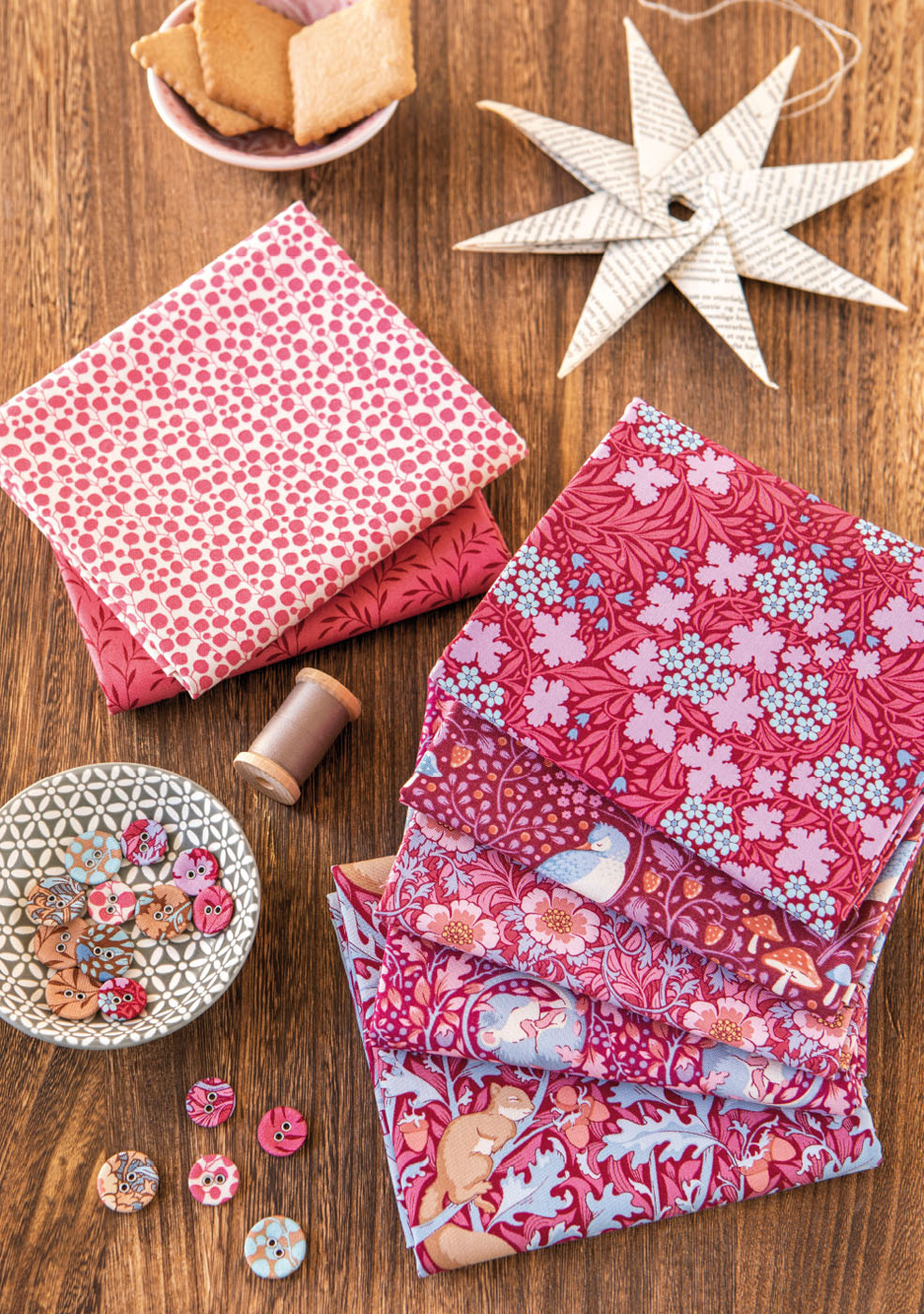 Make your own festive nature print wrapping paper - Mud & Bloom